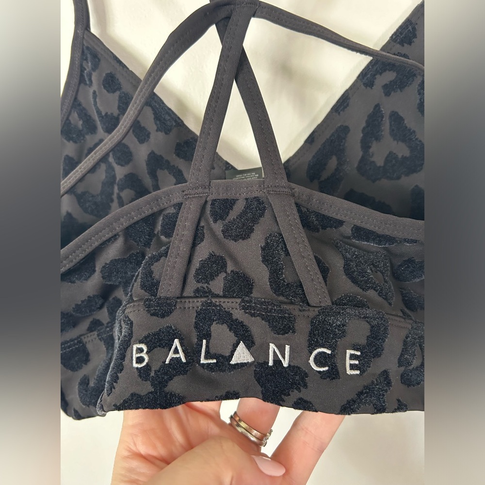 Balance Athletica Vitality Lux Form Bra Panther Black Sports Bra Size M - Picture 8 of 9
